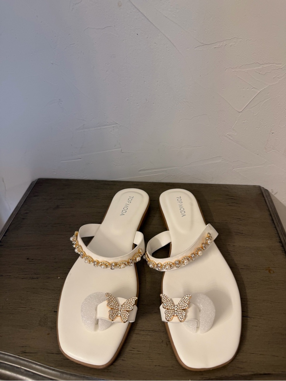 Top Moda Embellished White Women’s Slide Sandals with Rhinestone Butterfly